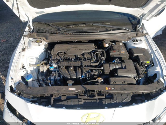 HYUNDAI ELANTRA - 10