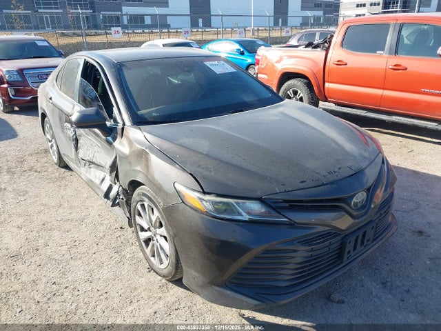 TOYOTA CAMRY - 1