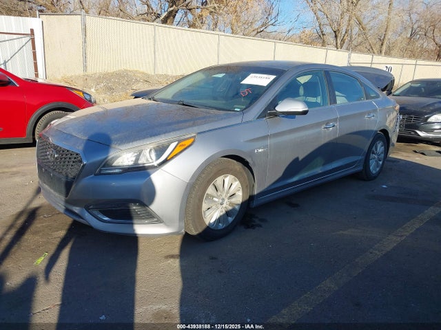 صورة 2 لـ 2016 Hyundai SONATA HYBRID SE