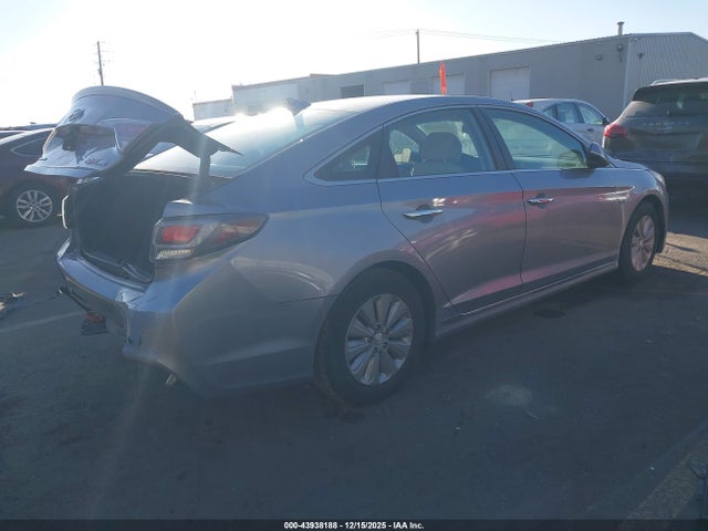 صورة 4 لـ 2016 Hyundai SONATA HYBRID SE