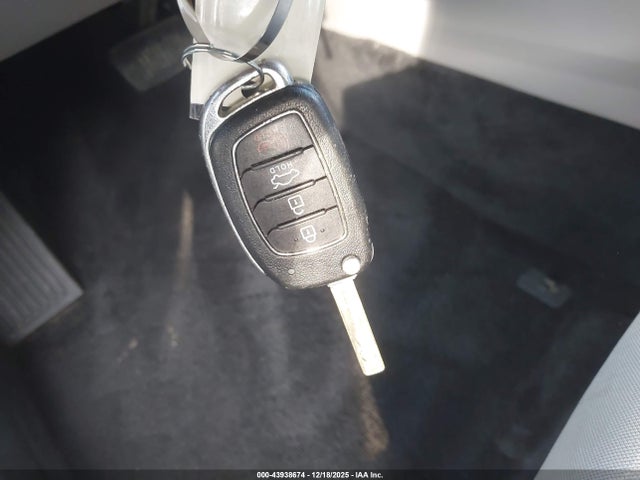 2019 Hyundai SONATA SE — миниатюра 11