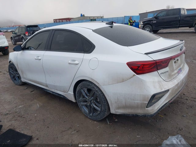 KIA FORTE GT-LINE - 3