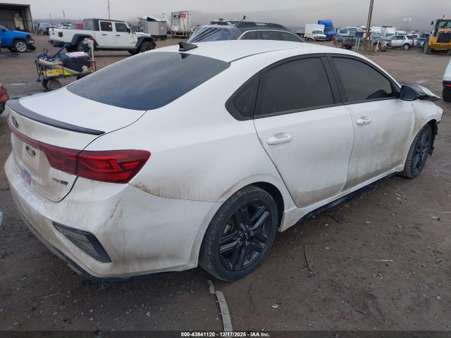 KIA FORTE GT-LINE - 4