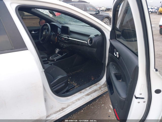 KIA FORTE GT-LINE - 5