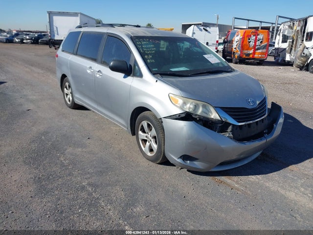 2013 TOYOTA SIENNA LE V6 8 PASSENGER