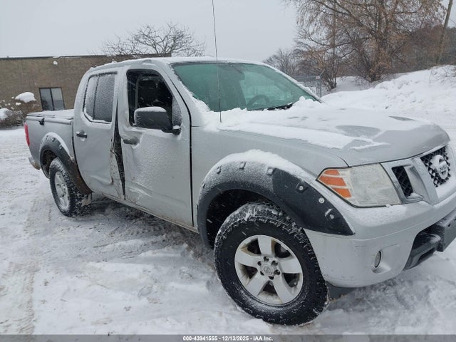 2013 NISSAN FRONTIER SV