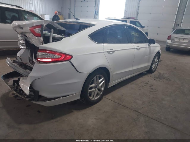 FORD FUSION SE - 4