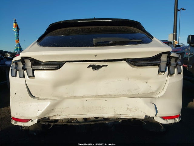 2021 FORD MUSTANG MACH-E PREMIUM 17