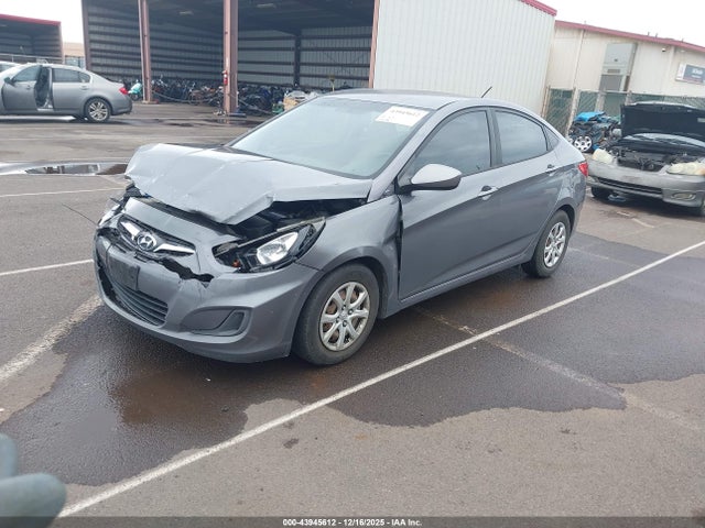 HYUNDAI ACCENT GLS - 2