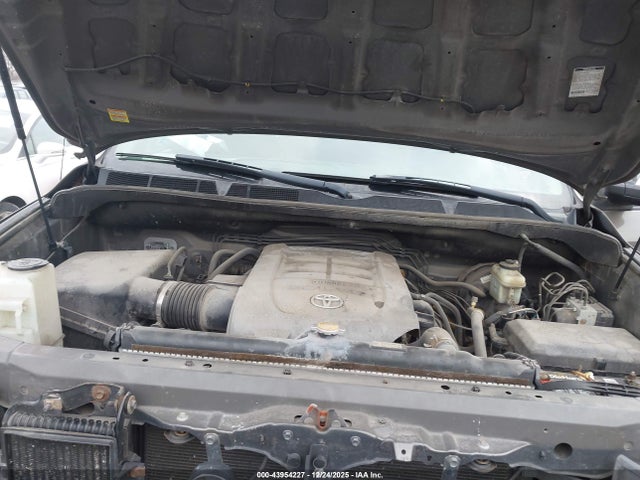 TOYOTA TUNDRA - 10