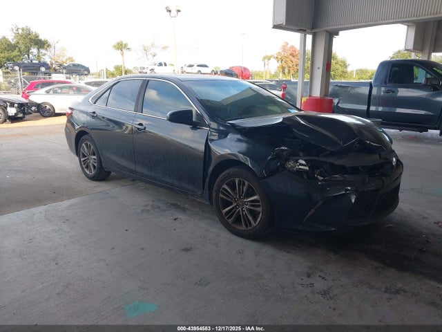 2016 TOYOTA CAMRY SE