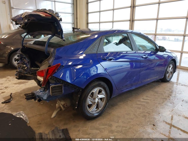 HYUNDAI ELANTRA SE - 4