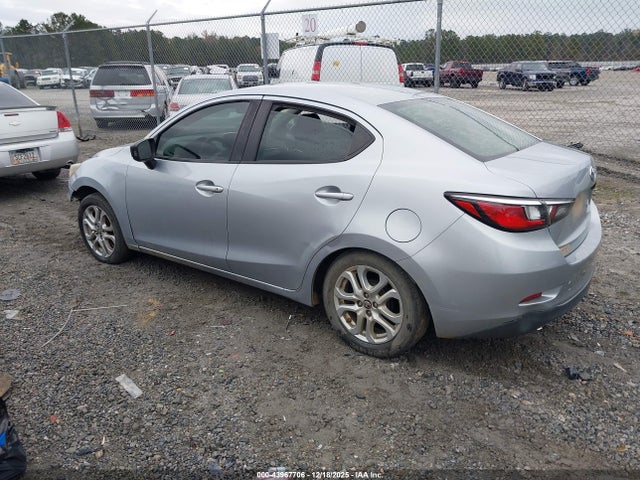 2017 Toyota Yaris, VIN: 3MYDLBYV2HY154555
