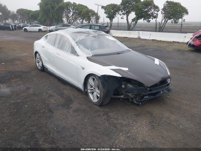 2015 TESLA MODEL S 85D/P85D