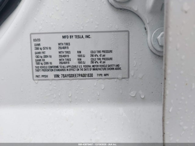 2023 TESLA MODEL Y 9