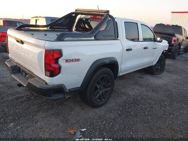 CHEVROLET COLORADO 4WD TRAIL BOSS - 4