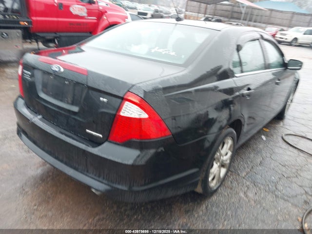 FORD FUSION SE - 4