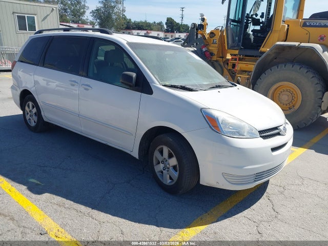 2005 TOYOTA SIENNA LE