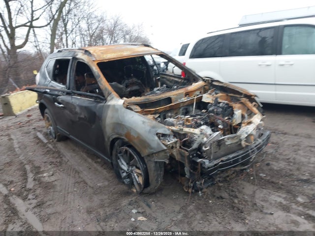 2016 NISSAN ROGUE SL