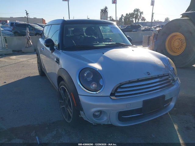 2011 MINI COOPER 