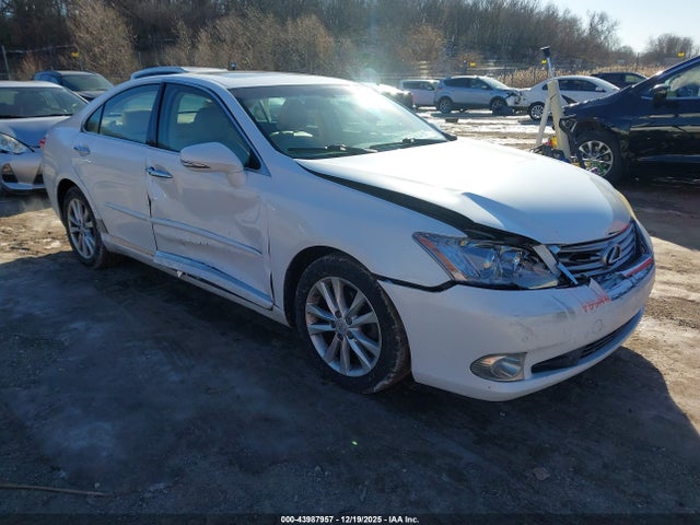 2011 LEXUS ES 