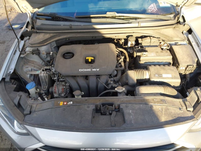 HYUNDAI ELANTRA SE - 10