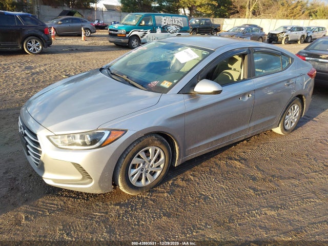 HYUNDAI ELANTRA SE - 2