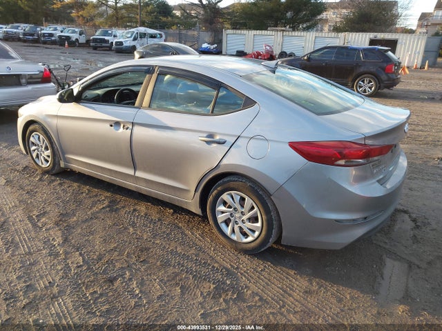 HYUNDAI ELANTRA SE - 3