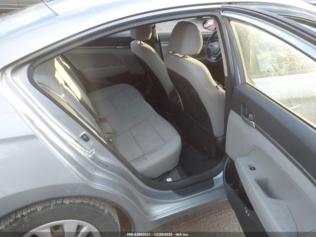 HYUNDAI ELANTRA SE - 8