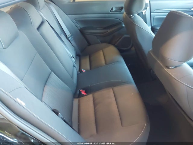 صورة 8 لـ 2025 Nissan ALTIMA SV FWD