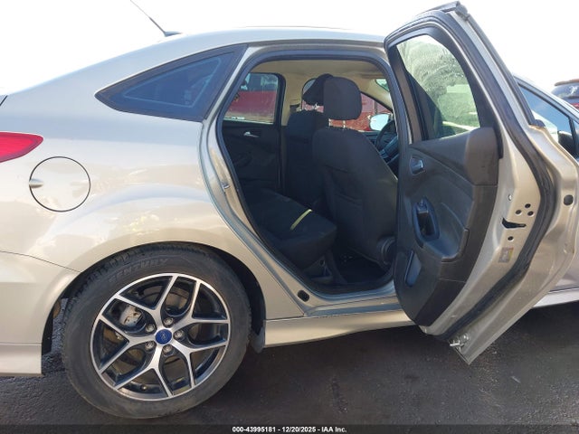 صورة 8 لـ 2016 FORD FOCUS SE