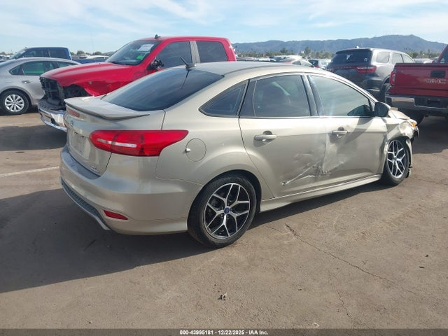 صورة 4 لـ 2016 FORD FOCUS SE
