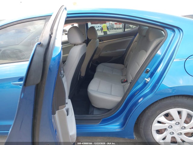 HYUNDAI ELANTRA SE - 8