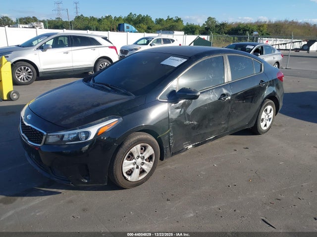 صورة مصغرة 2 لـ 2017 KIA FORTE LX