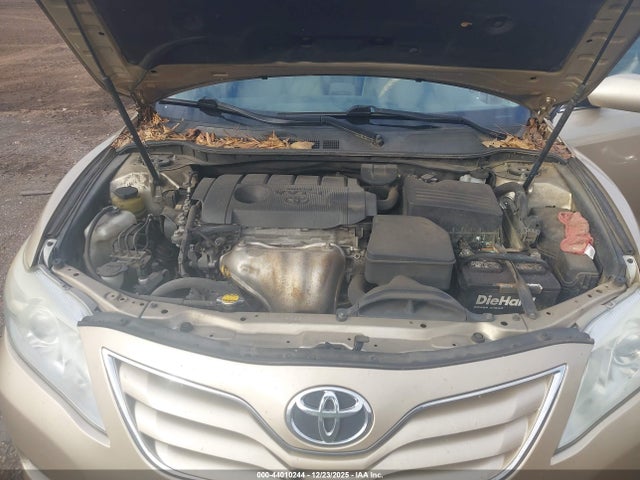 TOYOTA CAMRY - 10