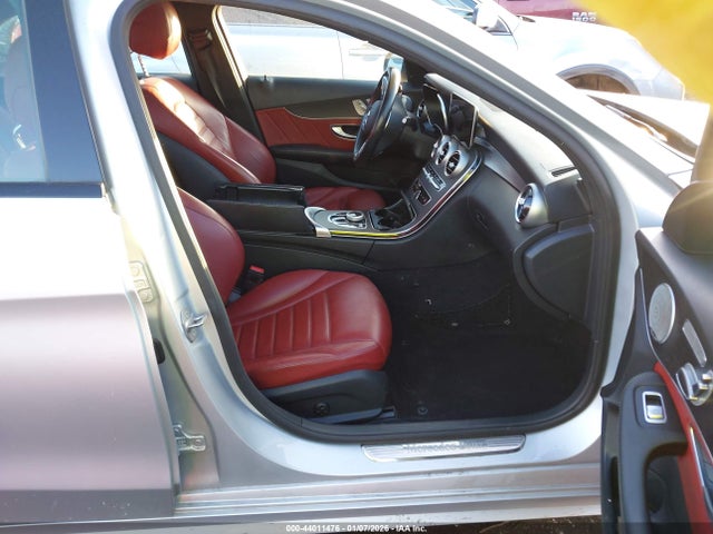 صورة 5 لـ 2021 Mercedes-BENZ C 300 4MATIC