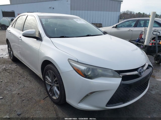 2016 TOYOTA CAMRY SE