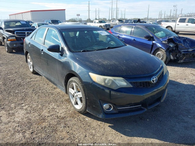 2014 TOYOTA CAMRY SE