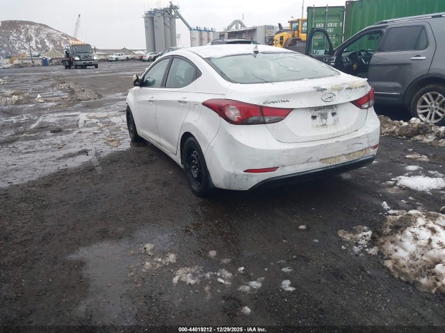 HYUNDAI ELANTRA SE - 3