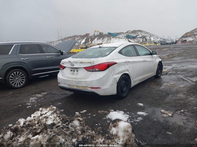 HYUNDAI ELANTRA SE - 4