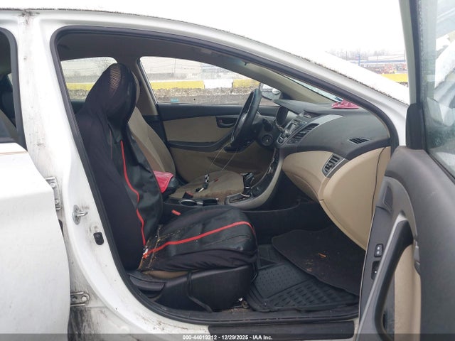 HYUNDAI ELANTRA SE - 5