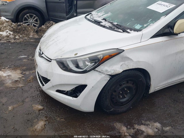 HYUNDAI ELANTRA SE - 6