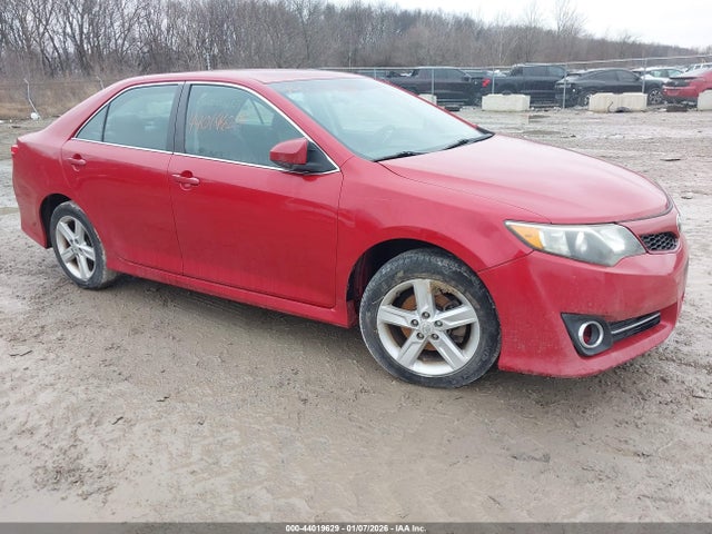 2014 TOYOTA CAMRY SE