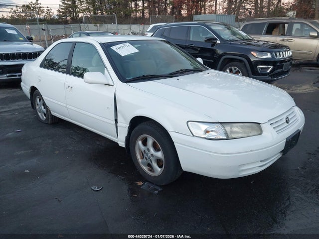 1997 TOYOTA CAMRY LE V6