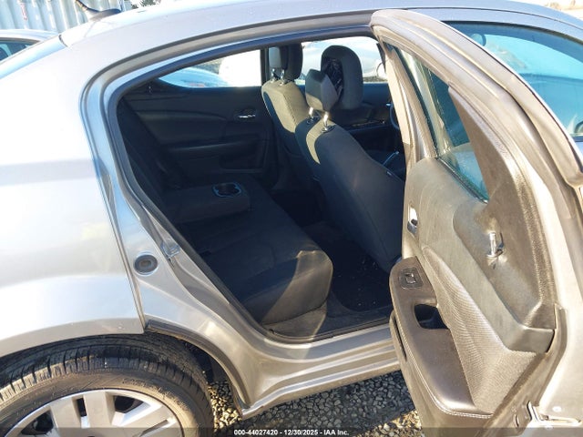 DODGE AVENGER SE - 8