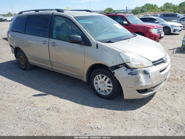 2005 TOYOTA SIENNA LE