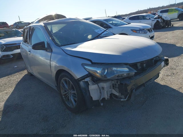 2015 TOYOTA CAMRY SE