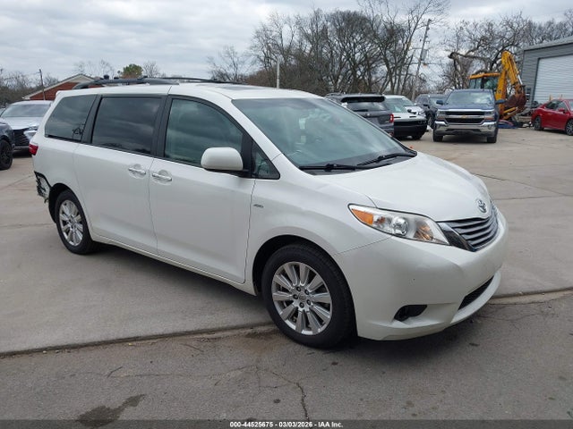 2017 TOYOTA SIENNA XLE 7 PASSENGER