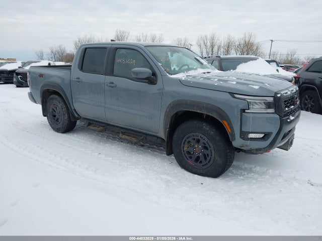 2025 NISSAN FRONTIER PRO-4X 4X4