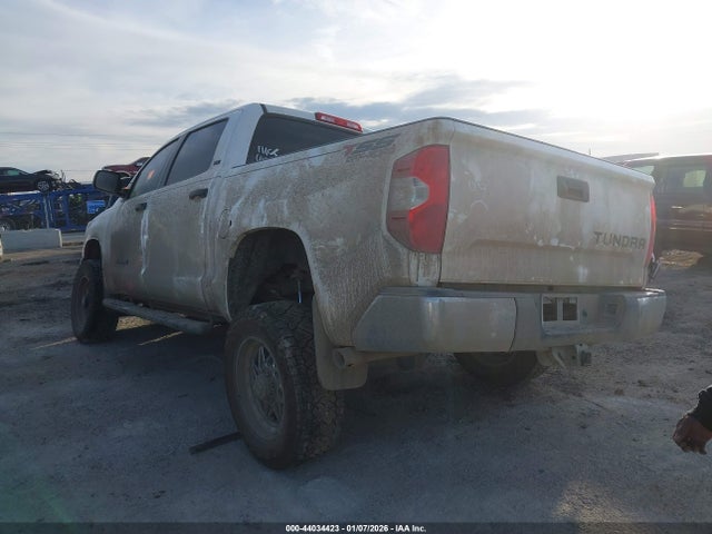 TOYOTA TUNDRA - 3